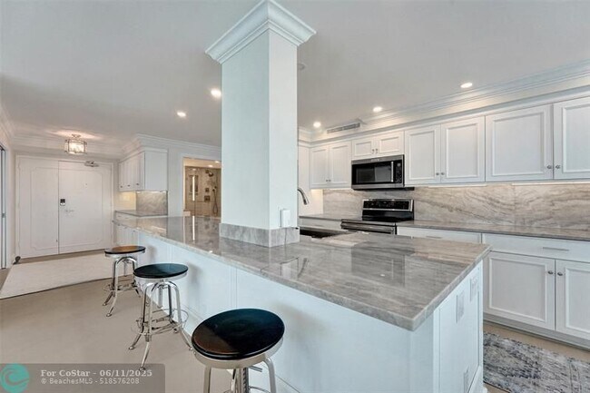 Building Photo - 1620 S Ocean Blvd