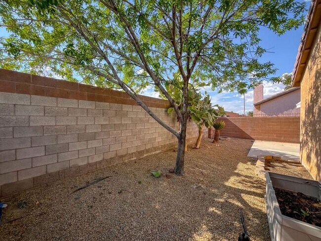 Building Photo - Charming Single-Story Home in a Prime Loca...
