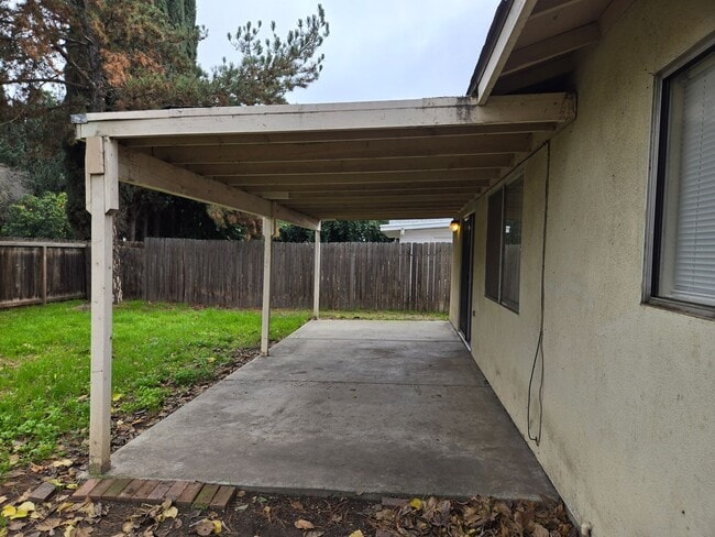 Building Photo - 3712 Kelso Way