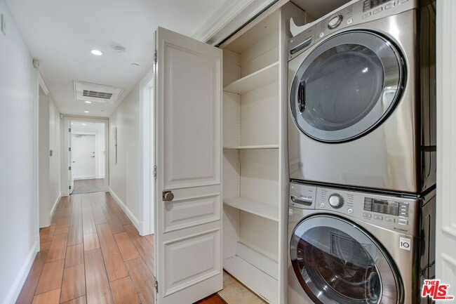 Building Photo - 918 S Wooster St