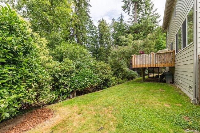 Building Photo - Everett Single Family house 3 bd 2.5 bath ...
