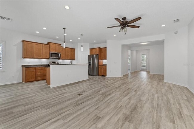 Building Photo - 4806 Lake Breeze Terrace