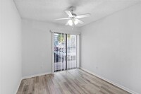 Building Photo - 2830 S Bartell Dr