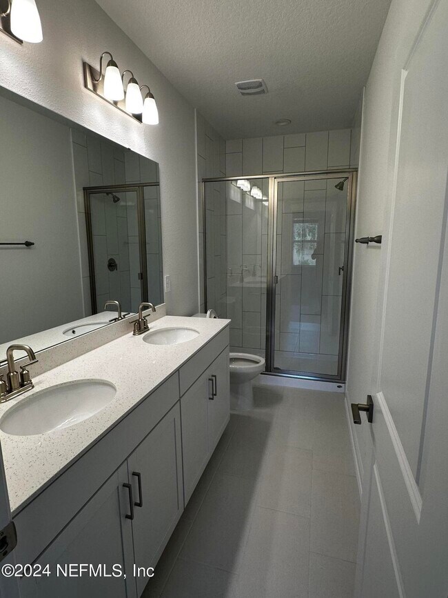 Building Photo - 545 Brandon Lks Dr