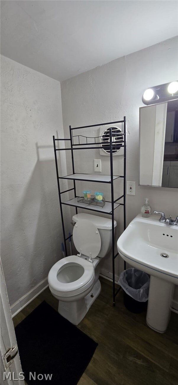 Building Photo - 1856 Lampson Rd