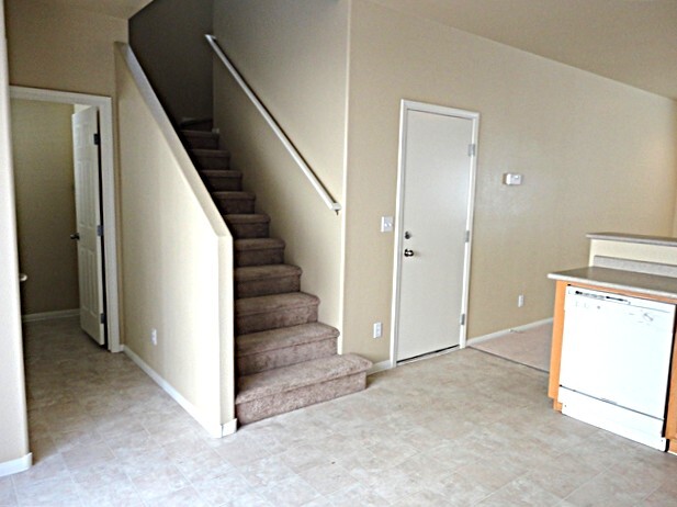 Building Photo - 894 Blue Rosalie Pl