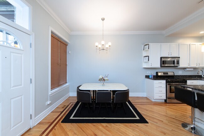 Building Photo - 4852 S Prairie Ave