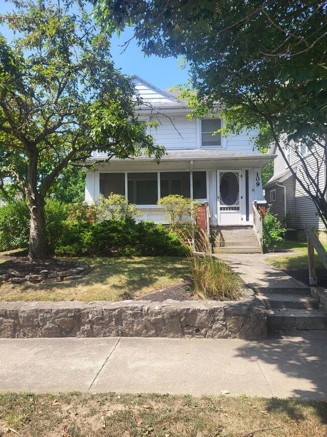 Building Photo - 109 S Westgate Ave