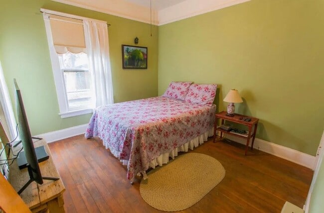 Building Photo - Beautiful Southside Los Banos Rental