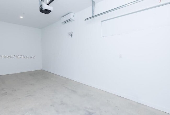 Building Photo - 7107 NE 4th Ct