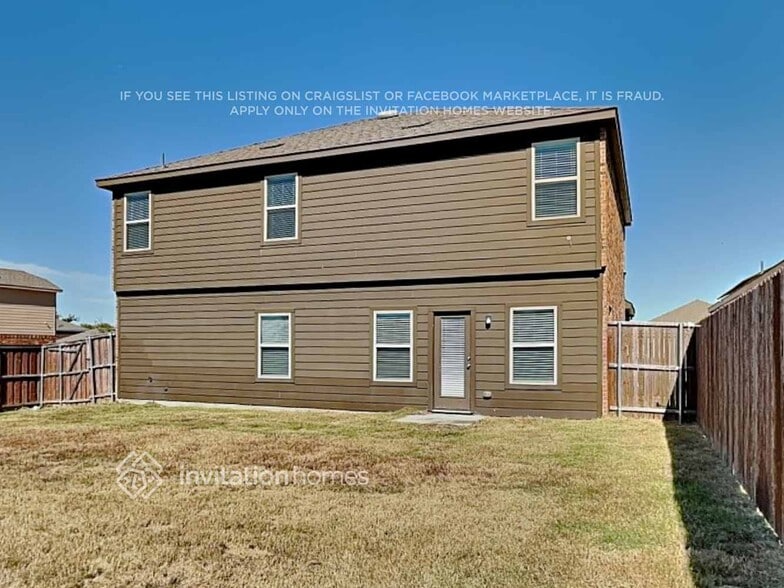 Building Photo - 800 Alton Dr