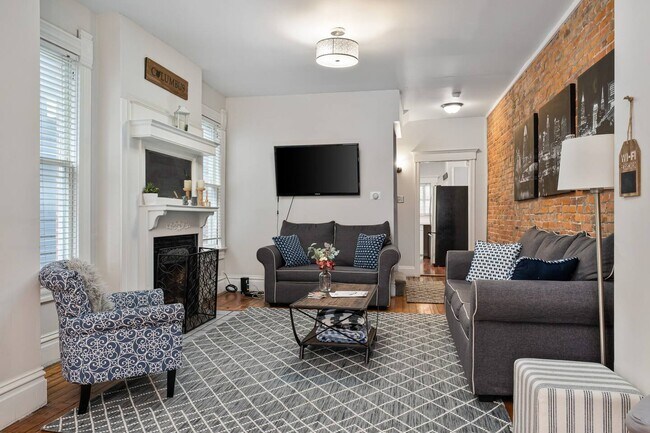 Building Photo - 802 Hamlet St