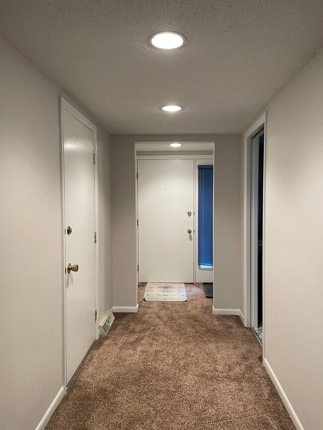 Building Photo - For Lease / Rent