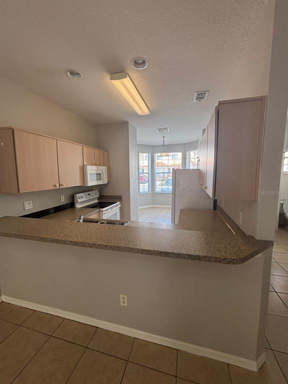 Building Photo - 1141 S Beach Cir