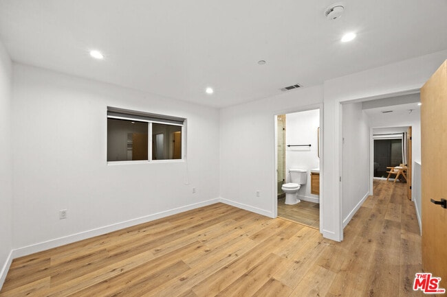 Building Photo - 807 N Cherokee Ave