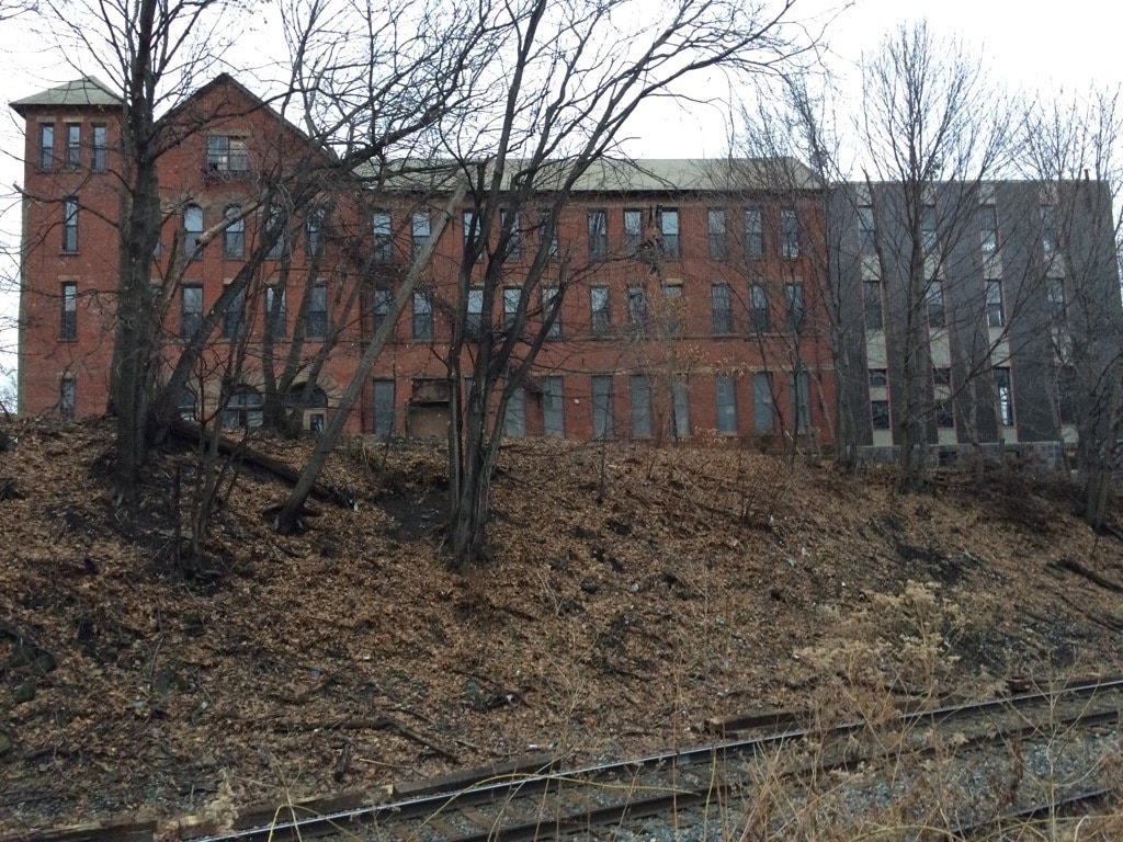 Building from Freedom Trail - 277 Bluff St