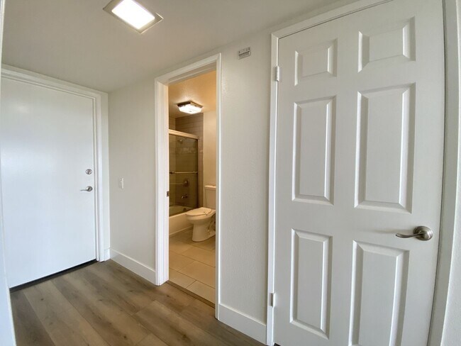 Building Photo - Spacious Home in La Costa with Nice View!!