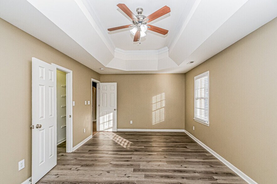 Building Photo - 5125 Casland Dr