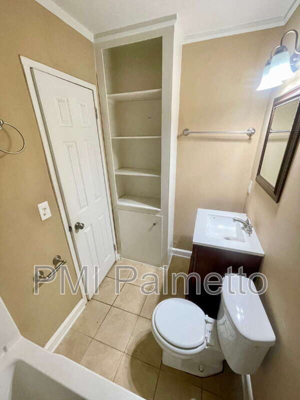 Building Photo - 241 Vallejo Cir