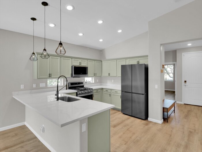 Building Photo - 3405 W Alta Vista Rd