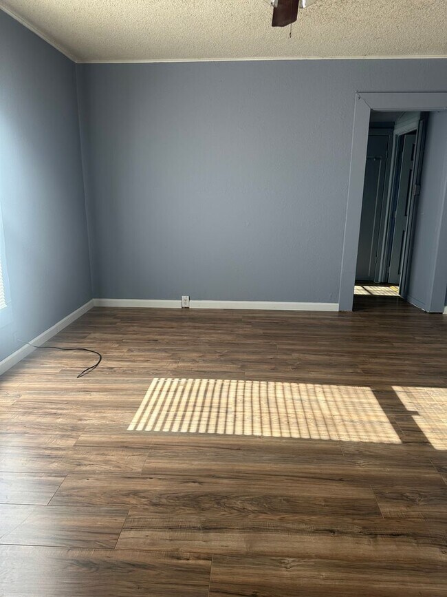 Building Photo - Charming Living in the Heart of Turlock