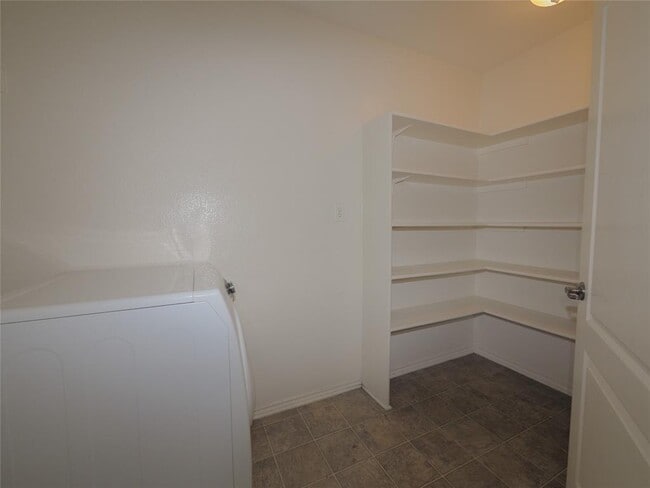 Building Photo - 4604 Woodstock Dr