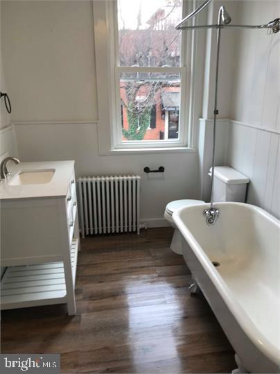 Building Photo - 305 E Chestnut St