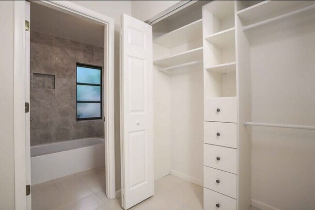 Building Photo - 5319 Myrtle Wood