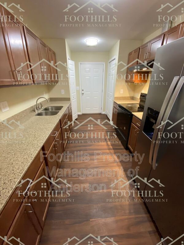 Building Photo - 108 Townsley Ct