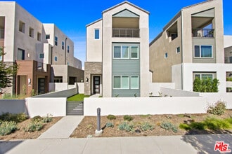 Building Photo - 147 Sawbuck