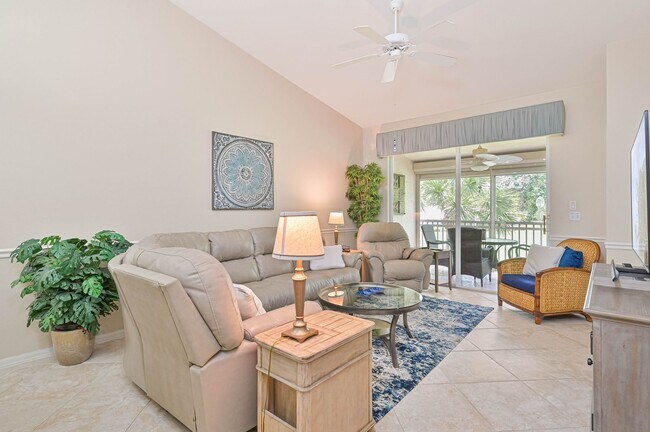 Building Photo - ** 2 Bed/2Bath + Den Condo FULLY FURNISHED...