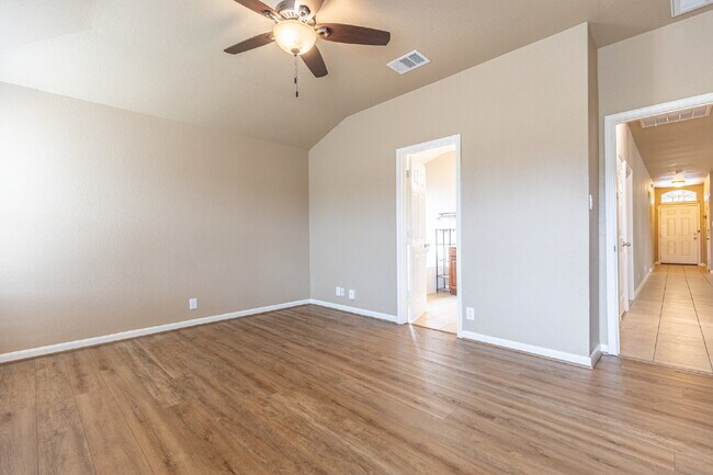 Building Photo - 259 Creekview Way