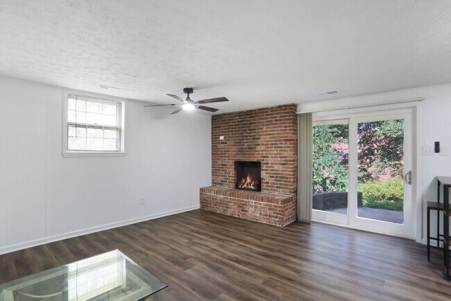 Building Photo - 3675 Charles Dr