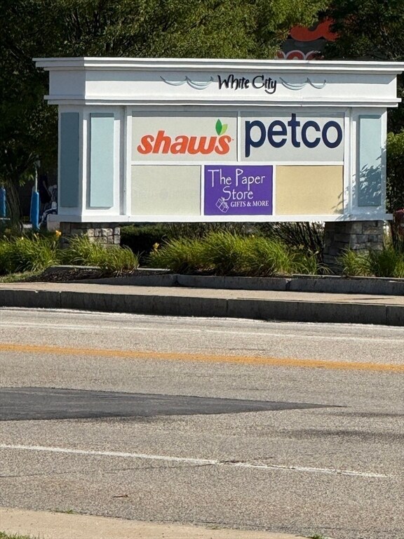 Building Photo - 70 Shrewsbury Green Dr