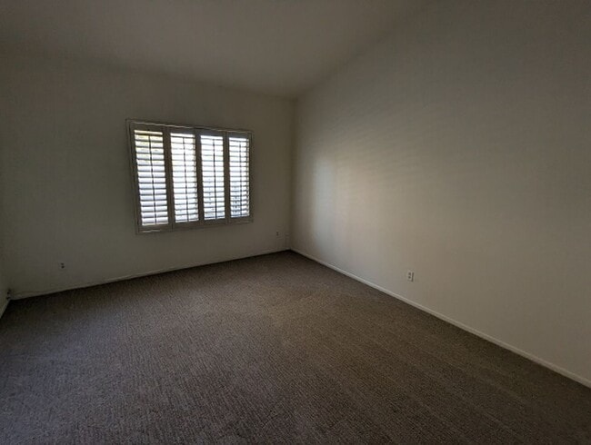 Building Photo - 2 Bed / 2.5 Bathroom Two Story Townhome at the Tristan complex in Rancho San Diego