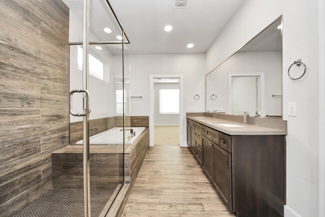 Building Photo - 325 Eado Park Cir