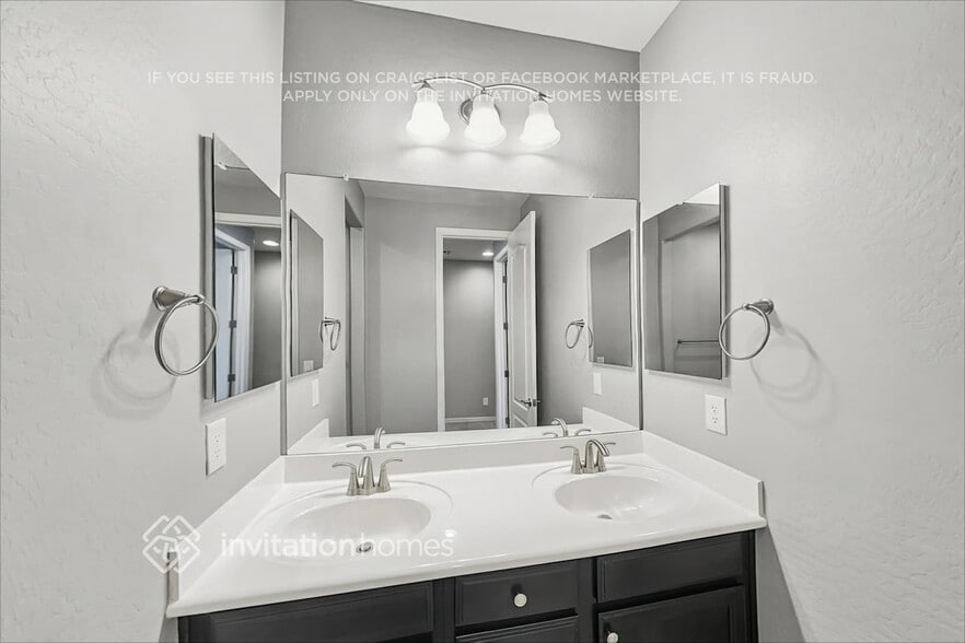 Building Photo - 19018 W Yucatan Dr
