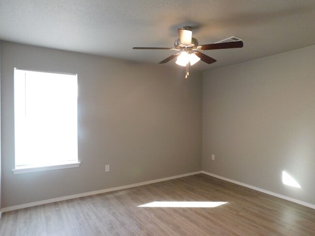 Building Photo - New 2 Bedroom Duplex Near University of Arkansas Fort Smith