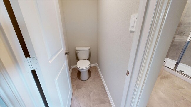 Building Photo - 2102 Dunbar Dr