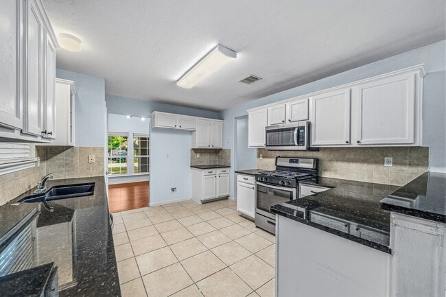 Building Photo - 3521 Lydia St