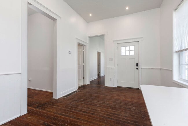 Building Photo - 915 S Shelby St