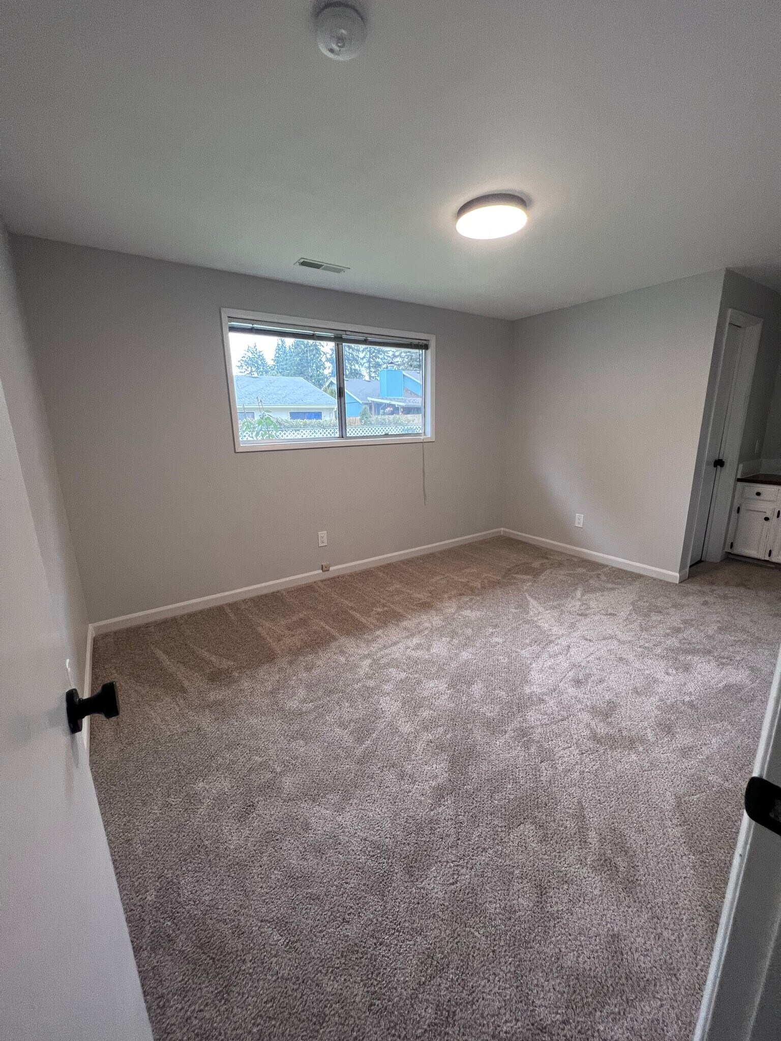 Building Photo - 2436 La Jolla Dr NW