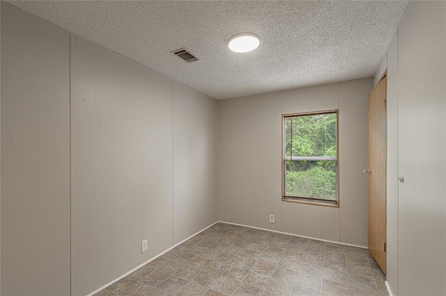 Building Photo - 1345 FM 405 Rd