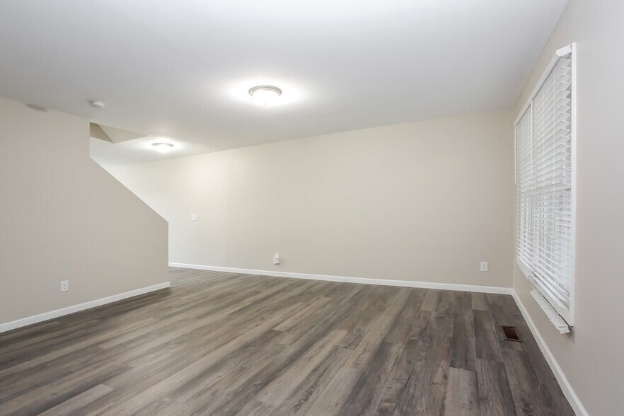 Building Photo - 3787 Pendent Ln