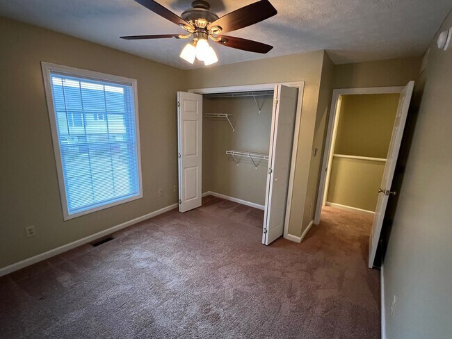 Building Photo - PRIE REDUCTION  3 Bedroom Avail August 2026; Rent $1,600