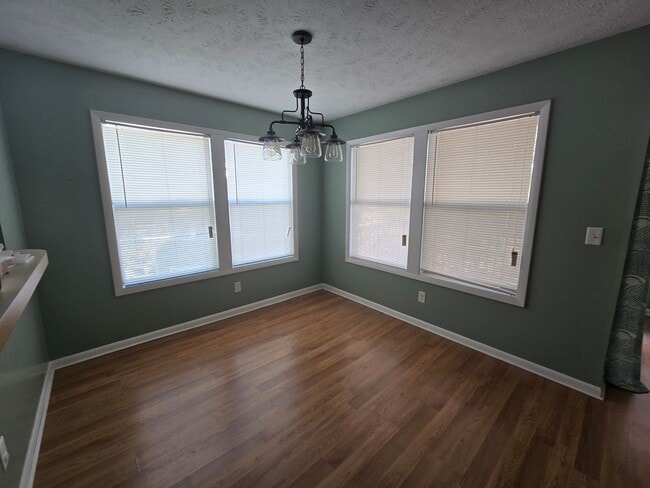 Building Photo - 1018-4 Brookhollow Dr - Stewarts Creek