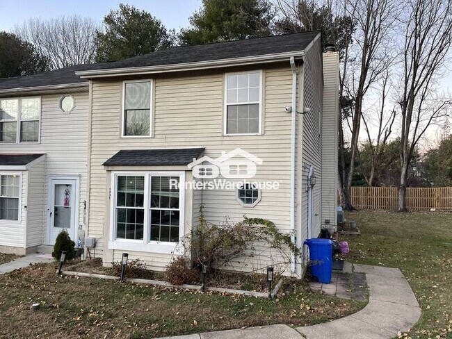 Building Photo - 1331 Stockett Square