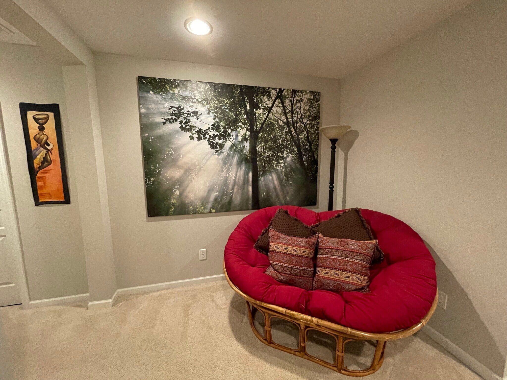 Upstairs Landing - 1625 Trailview Way NE