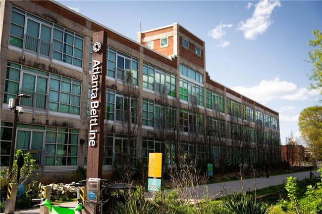Building Photo - 940 Mauldin St SE