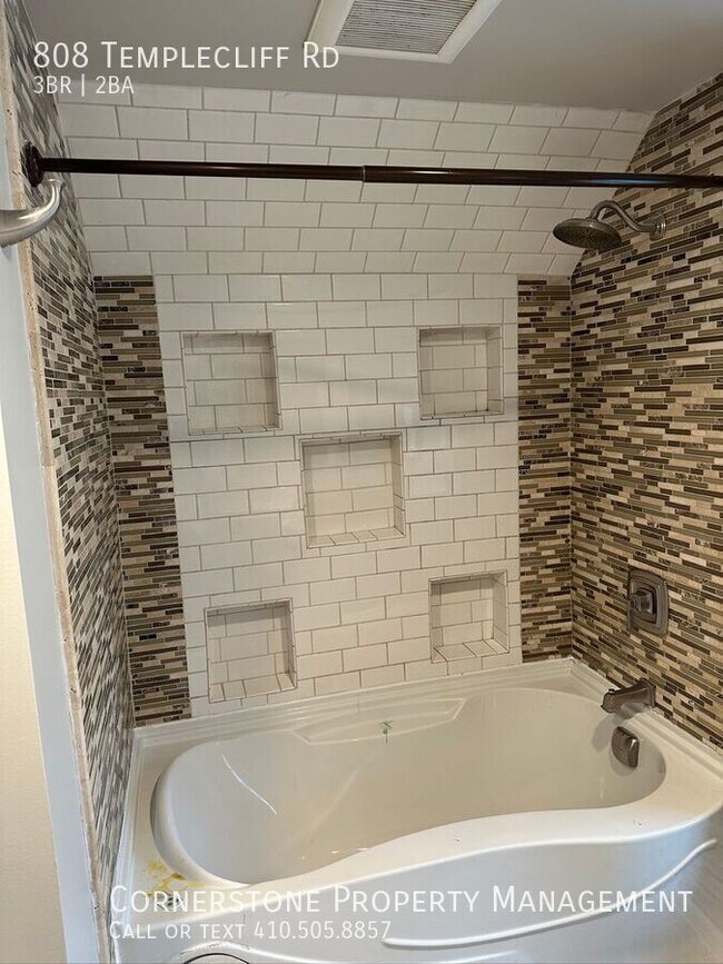 Building Photo - 808 Templecliff Rd